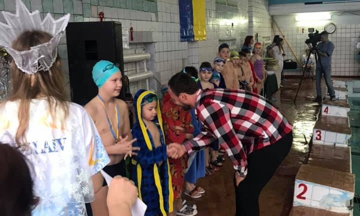 В Николаеве состоялся открытый чемпионат города по плаванию среди юношей и девушек «Новогодние звезды»