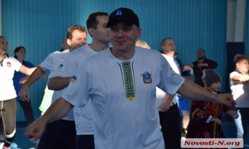 Танцы николаевских чиновников и мэра Сенкевича на спартакиаде