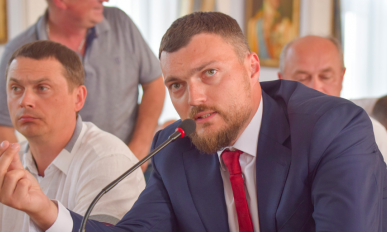 «Наглым способом впихивают предприятие», - Дятлов обвинил мэра Сенкевича в лоббировании интересов частной управляющей компании