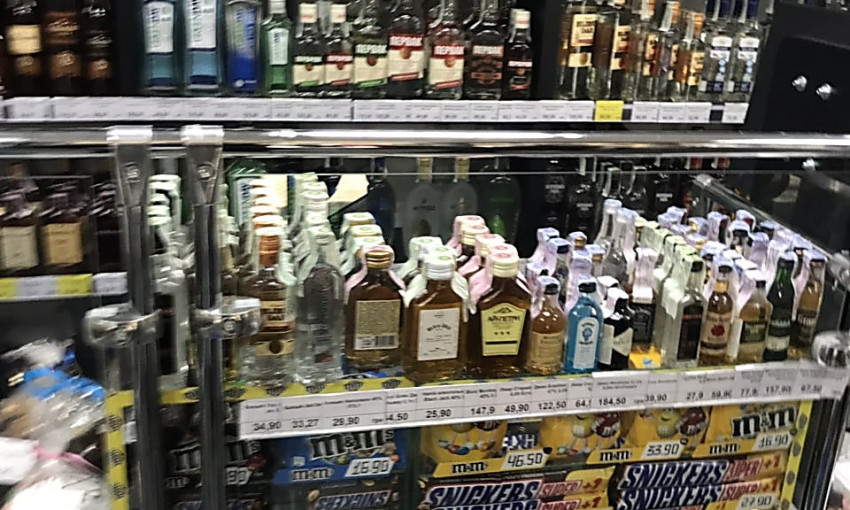 В Николаеве правоохранители обнаружили  незаконный алкоголь в магазине и гараже