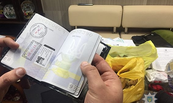 В Николаеве задержана преступная группировка, занимавшаяся незаконным изготовлением документов для иностранцев
