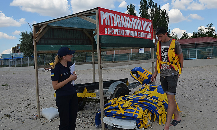 Инспекторы ГСЧС проверили спасательные посты в курортной зоне Николаевской области