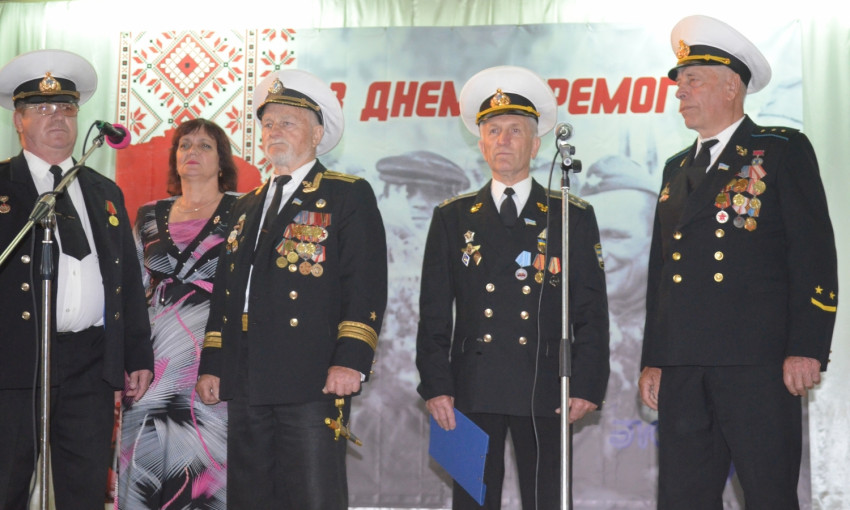 В Николаеве на заводе «Экватор» ветеранов поздравляли с Днем памяти и примирения