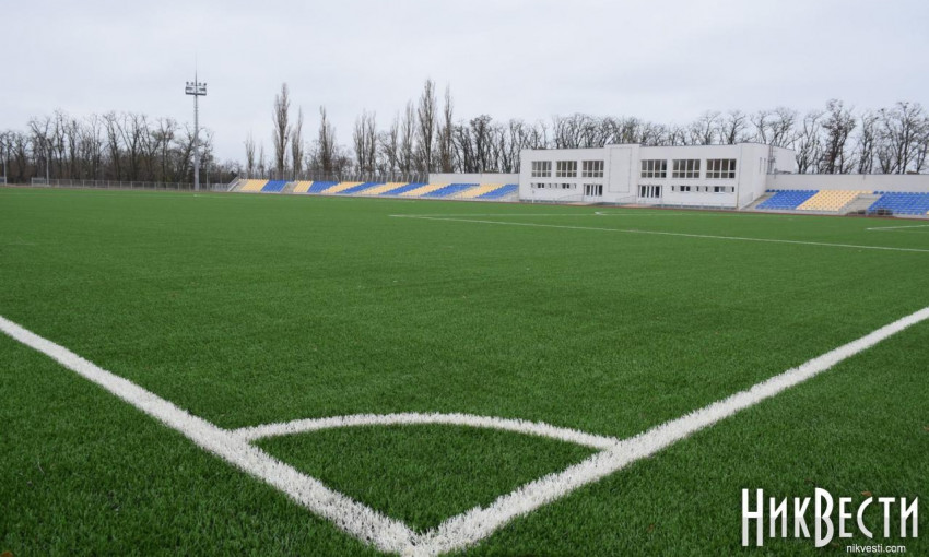 Савченко поручил привести в порядок недостроенный стадион в парке «Победа»