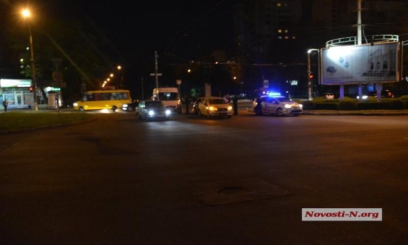 На Садовой улице в Николаеве произошло ДТП при участии автомобилей BMW и FIAT