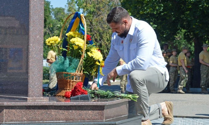 В Николаеве почтили память погибших бойцов под Зеленопольем
