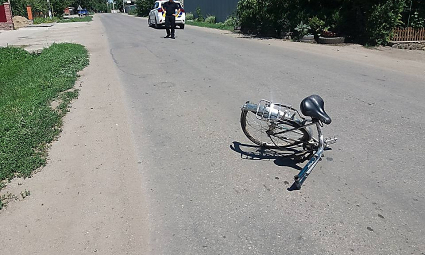 В Новом Буге мотоциклист сбил велосипедистку