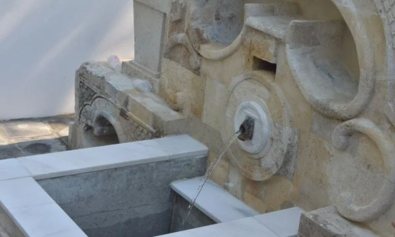 Спасский источник в Николаеве отыскали голуби, - эта вода забила в Турецком фонтане 