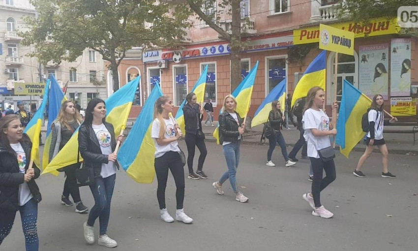 На Соборной прошел парад представителей всех национальностей, проживающих в Николаеве и области