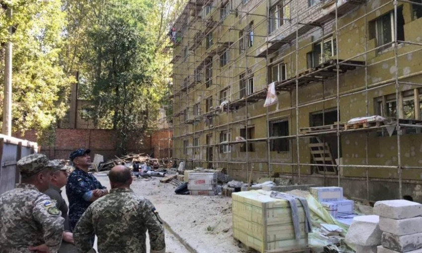 Командующий ВМС ВСУ проверил ход строительства военных объектов в Одессе и Николаеве