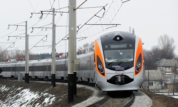В Николаеве начал действовать новый график движения поездов