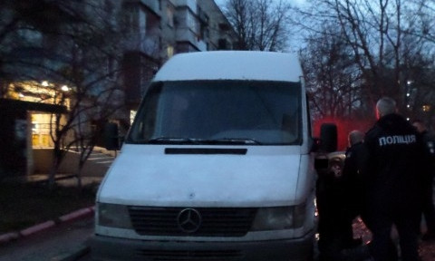 На Николаевщине парень угнал у родственника микроавтобус и катался в нетрезвом виде