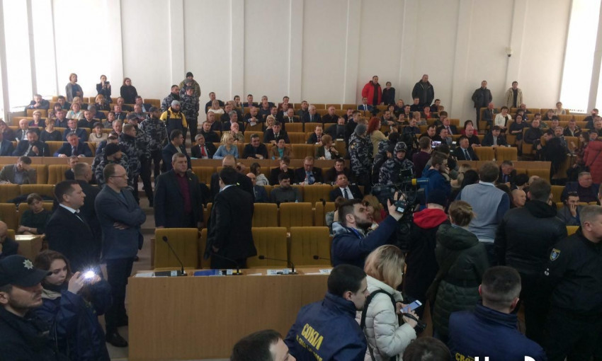 Активисты потребовали от депутатов Николаевского облсовета временно отстранить Савченко с поста главы ОГА