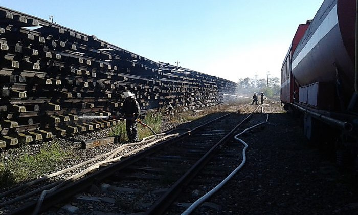 На Николаевщине произошел пожар на железнодорожных путях