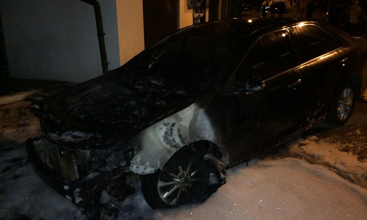 В Николаеве ночью по неизвестным причинам сгорела «Toyota Camry»