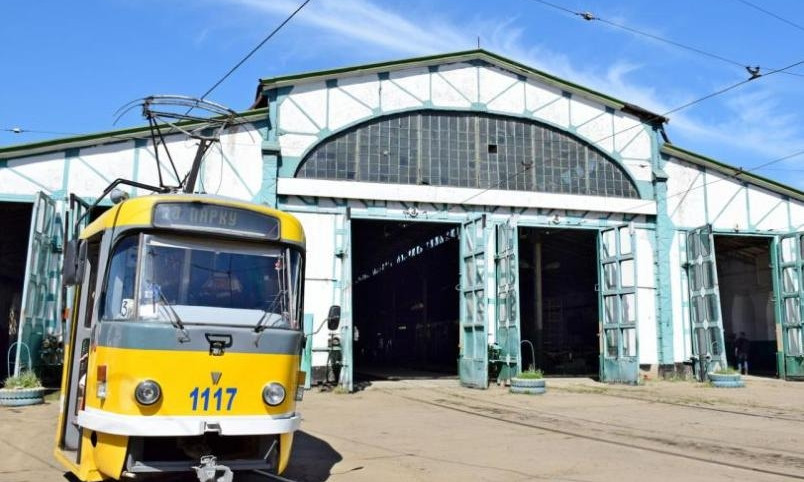 Сенкевич хочет обновить стальные плиты для трамвайных переездов в Николаеве
