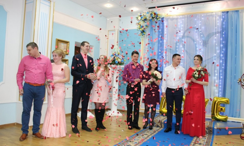 На Николаевщине 92 пары связали себя узами брака в День святого Валентина