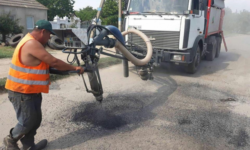Продолжаются работы по капитальному ремонту николаевских автотрассах