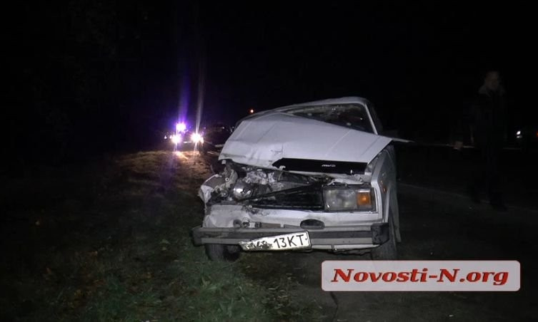 Под Николаевом в столкновении двух автомобилей пострадал полицейский