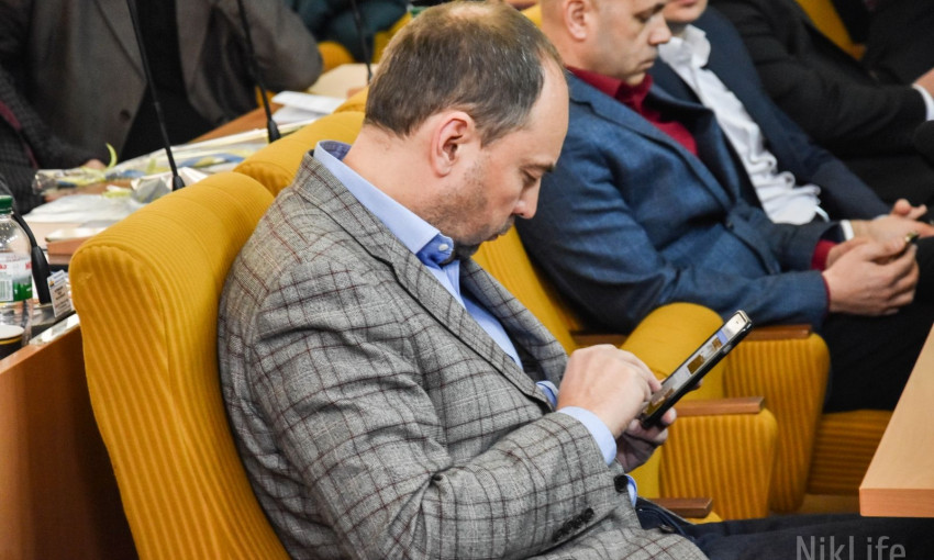 «Обоср*лся этот мощный мужик»: на «радикальной» сессии депутат Соколов чатился с Садыковым и Мериковым