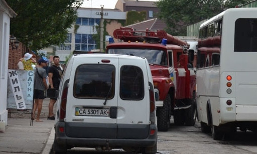 Спасатели не смогли попасть на место пожара – в Коблево аншлаг