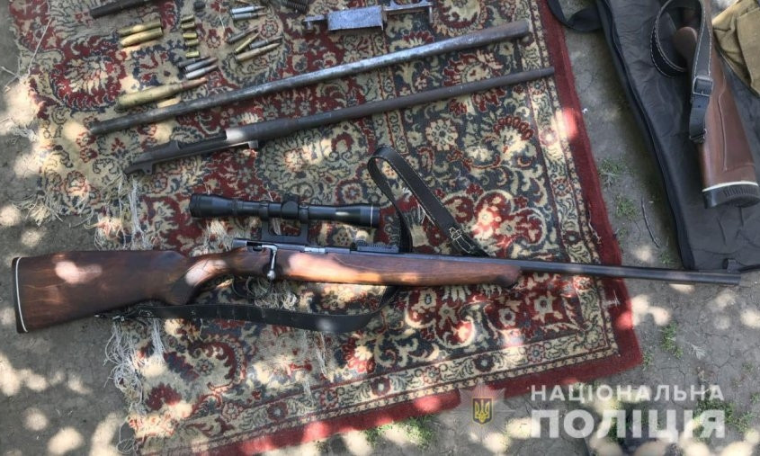 На Николаевщине у граждан изъяли боеприпасы, порох и переделанное оружие