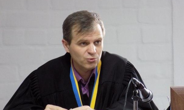 Николаевская прокуратура передала в суд дело судьи, обвиняемого в незаконном аресте активиста «Правого сектора»