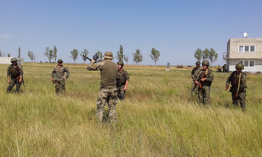 Американские инструкторы учили николаевских нацгвардейцев десантироваться и штурмовать здания