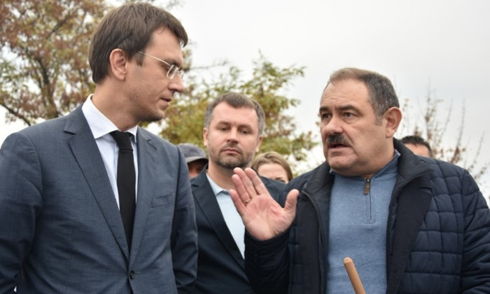 Министр Омелян проинспектировал дорогу на Снигиревку и остался доволен