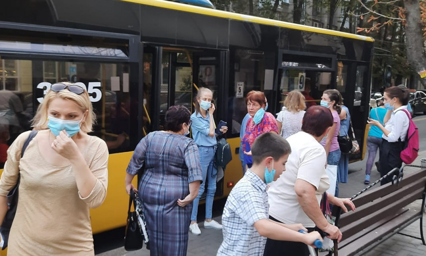 В Николаеве водитель троллейбуса изменил маршрут, а пассажиров заставил выйти 