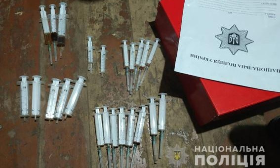 В Вознесенске три местных жителя активно занимались сбытом наркотиков