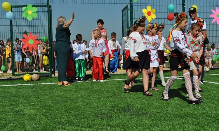 В Николаевском районе стало на одну площадку для игры в мини-футбол больше