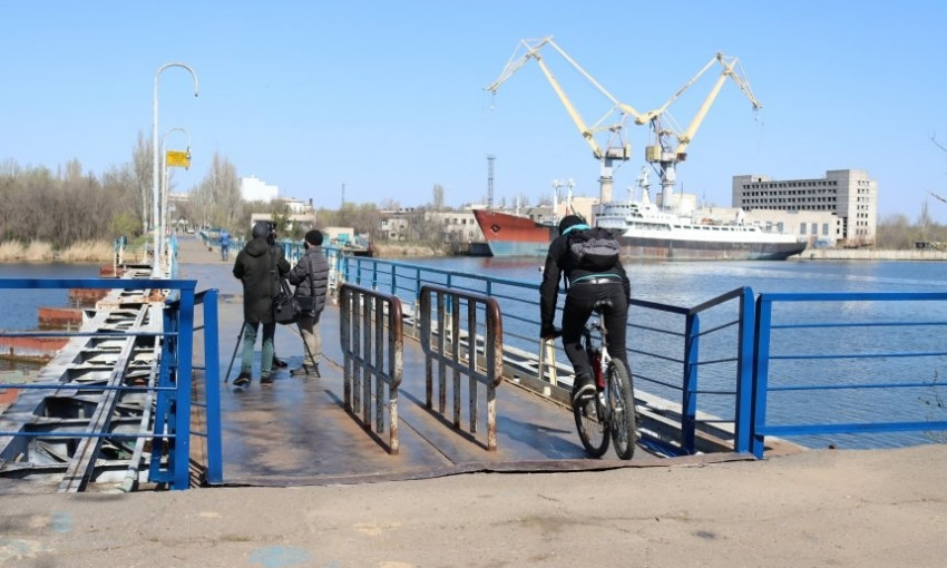 В Николаеве отремонтировали и открыли для пешеходов понтонный мост 