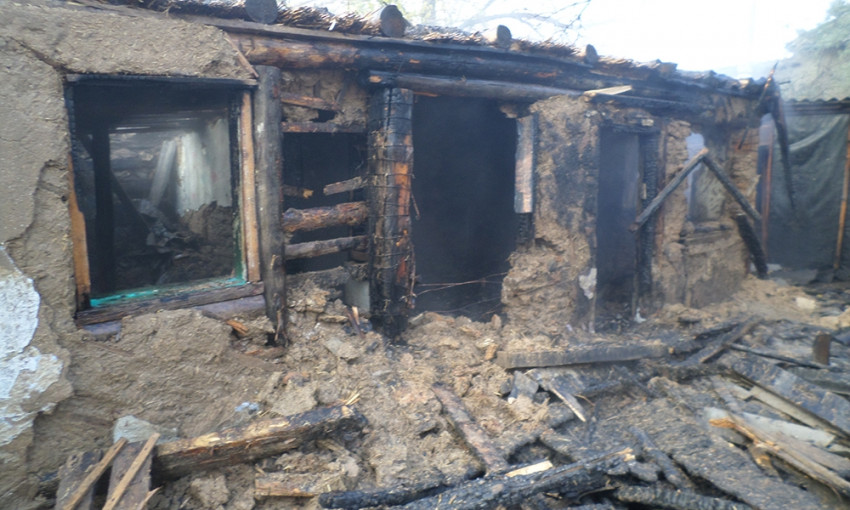 В Снигиревке сгорела летняя кухня, причина пожара неизвестна