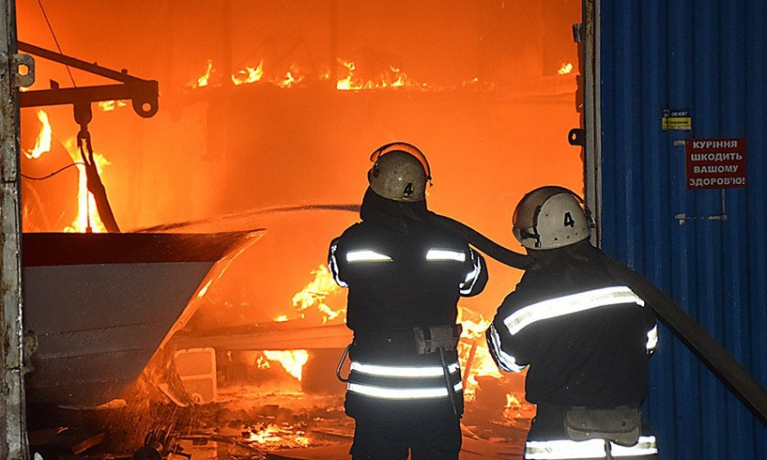Ночью в Николаеве произошёл масштабный пожар 