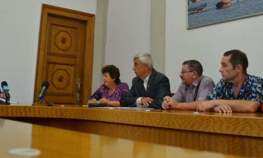 Сенкевич на вторник созывает сессию по заводу 61 коммунара и собирает делегацию в Киев