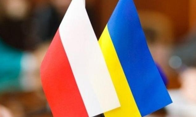 После карантинного перерыва в Украине открылись польские консульства - визы не для всех