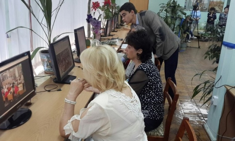 Для Николаевских пенсионеров создали специальное интернет- кафе