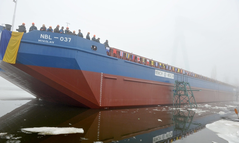 Судостроители компании «Нибулон» спустили на воду первое несамоходное 100-метровое судно