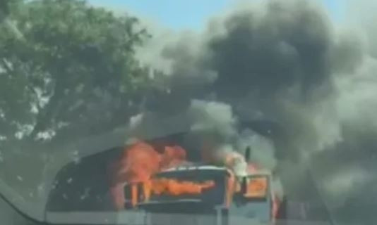 Под Коблево загорелся автовоз: на трассе «Николаев-Одесса» пробка