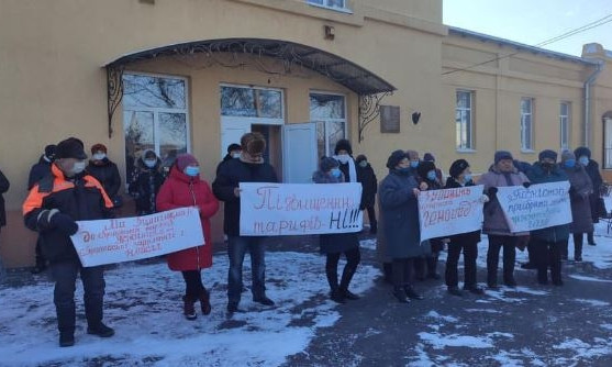 Жители Баштанского района вышли на пикет против повышения тарифов 