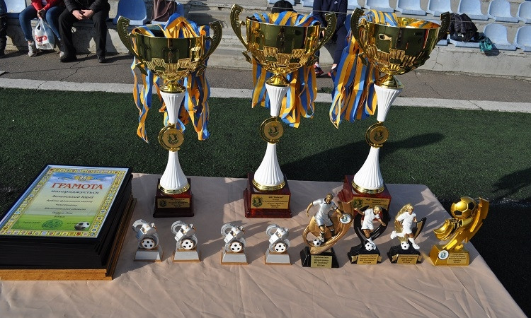 В Николаеве наградили победителей и призеров Первой лиги областного чемпионата по футболу