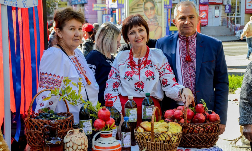 ОТГ Николаевщины представили свои таланты и народные промысли на ярмарке к празднику Покровы