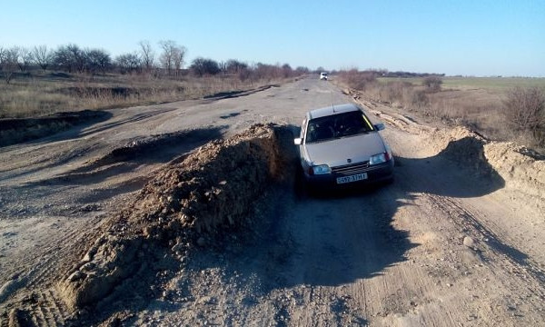 Сегодня на дорогах Николаевщины продолжаются ремонтные работы