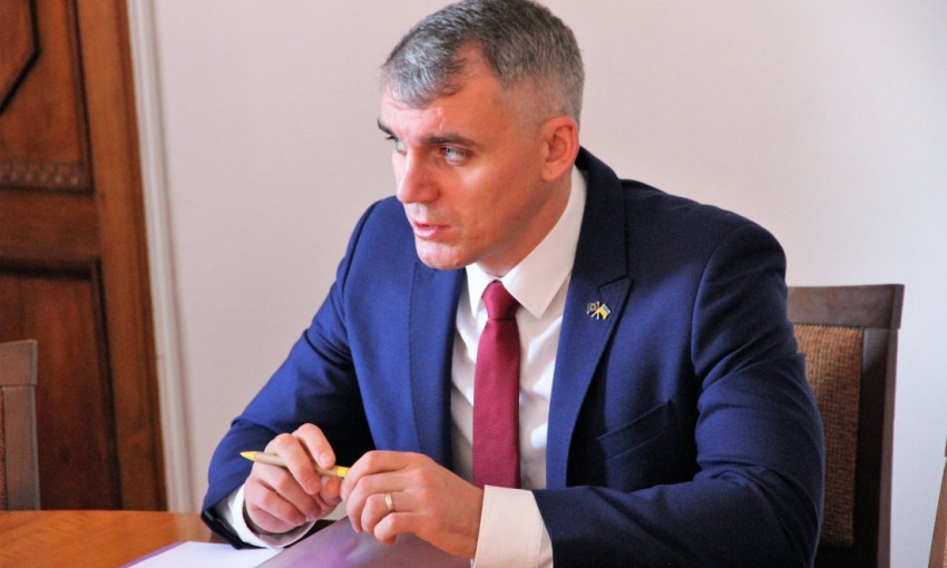 Мэр Николаева призвал депутатов и чиновников начать доверять друг другу: «Уже прошла половина нашего срока»