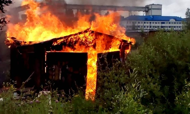 Минувшей ночью на Николаевщине горел гараж, пострадавших нет