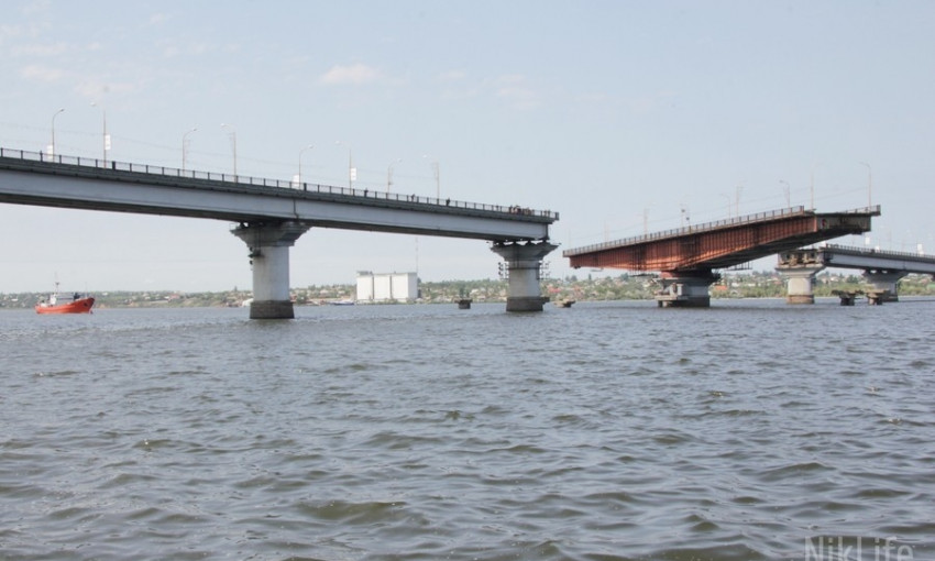 Николаевцы смехом и мемами встретили новость о «закрытии» Южнобугского моста на девять месяцев