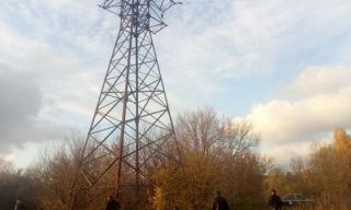 В Николаеве задержали мужчин, повредивших электроопору воздушных электросетей