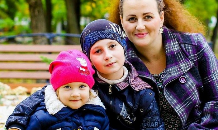 Сбитые в Николаеве женщина и ее 3-летняя дочь нуждаются в финансовой помощи