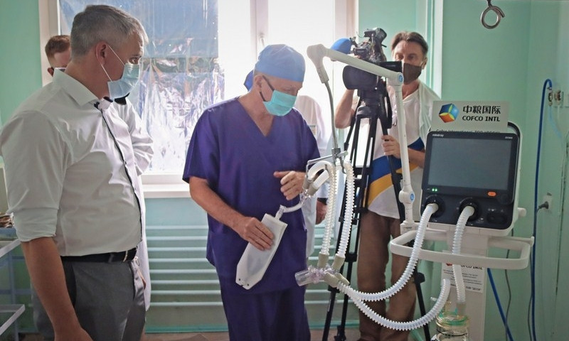 Больницы Николаева получили современные аппараты ИВЛ 